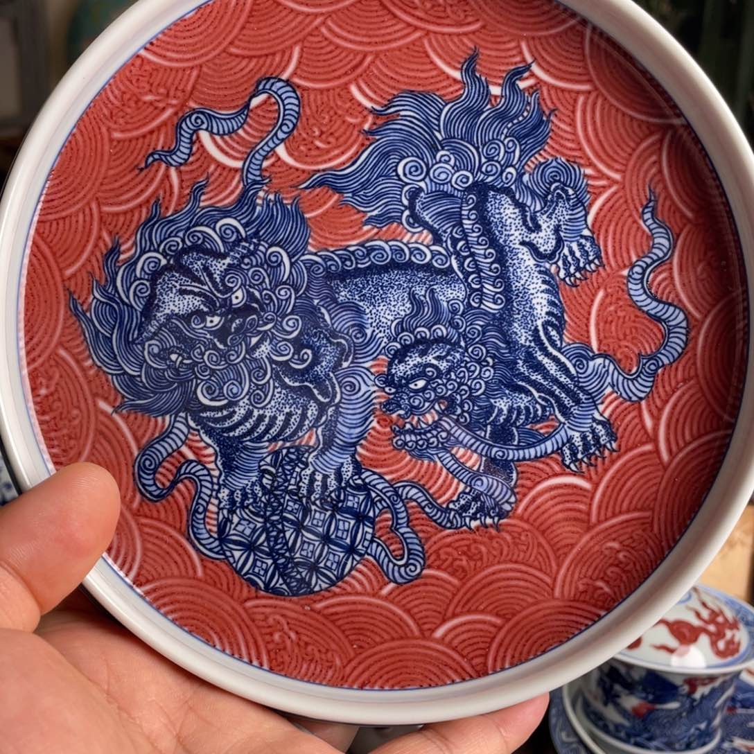怪***獸釉里红狮子壶承微瑕