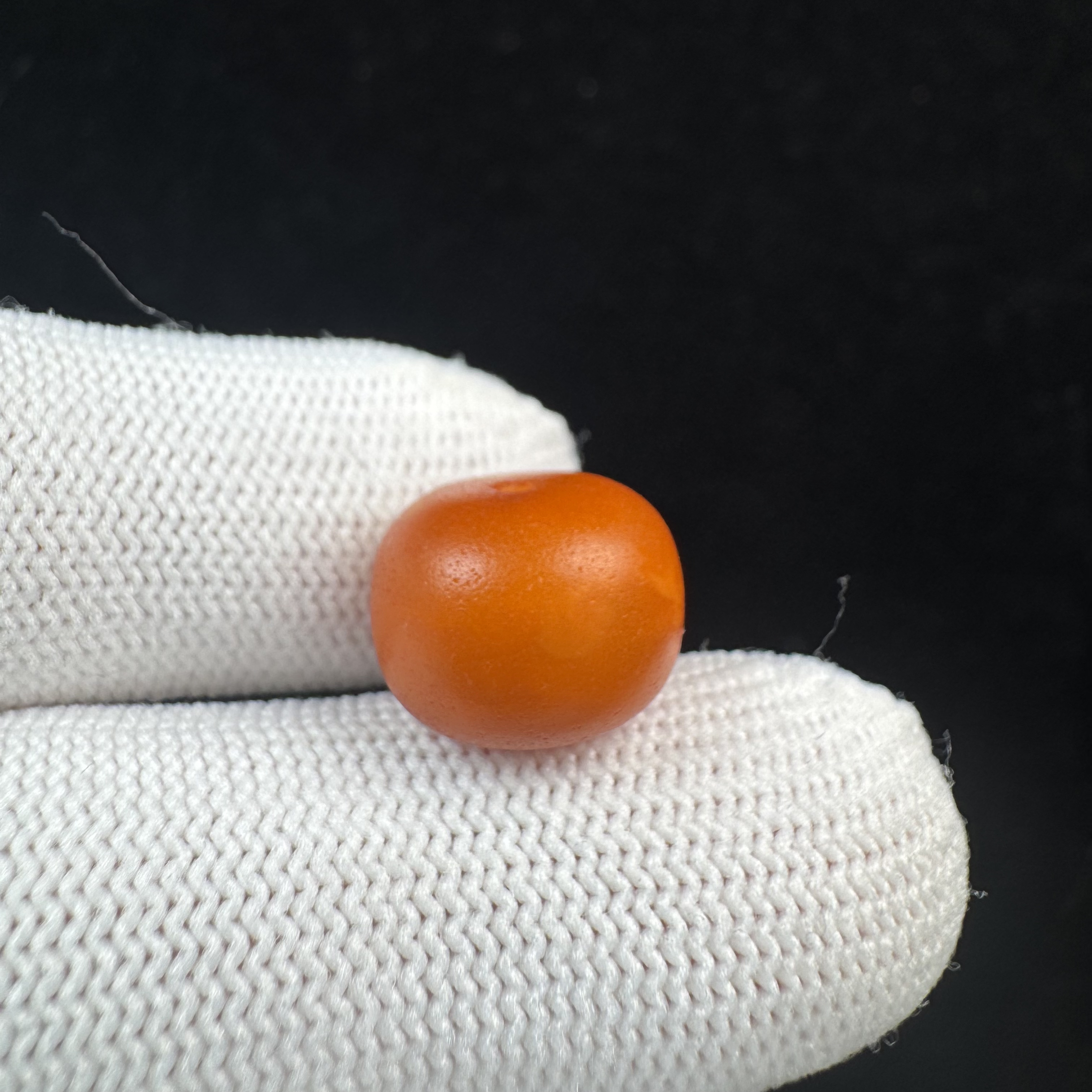 A8981天然原矿蜜蜡 老蜡墩子13.5*9.9mm支持复检假一罚十