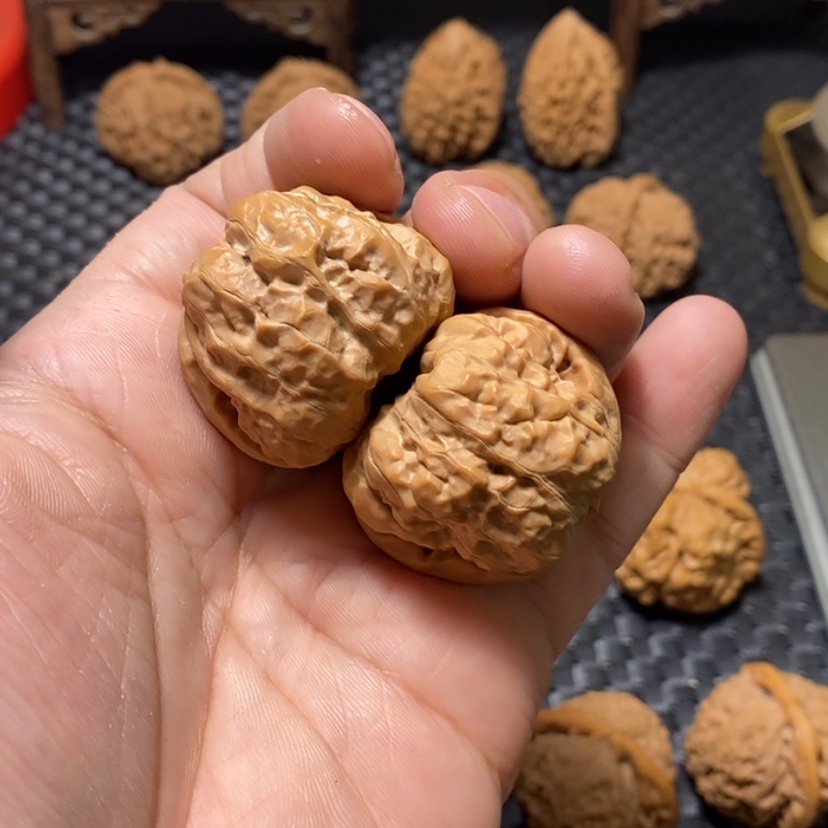 【闪购商品】文玩核桃吊坠38尺，蛤蟆头