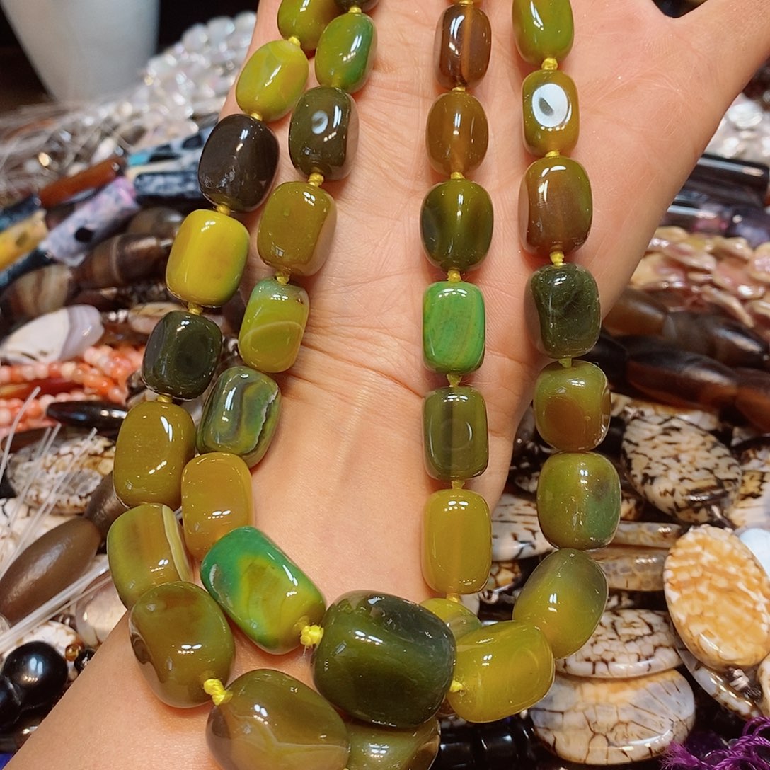 玛瑙/玉髓散珠黄绿玛瑙孔雀塔链一条