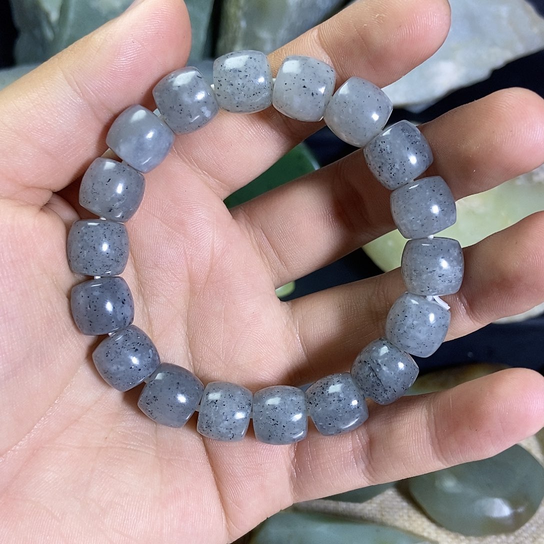 和田玉（糖玉）未镶嵌珠宝奇石