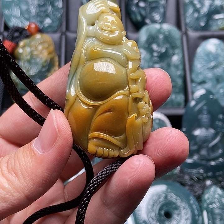 翡翠颈饰未镶嵌阳****?佛公