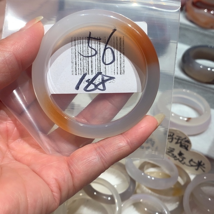 玛瑙/玉髓手镯未镶嵌66