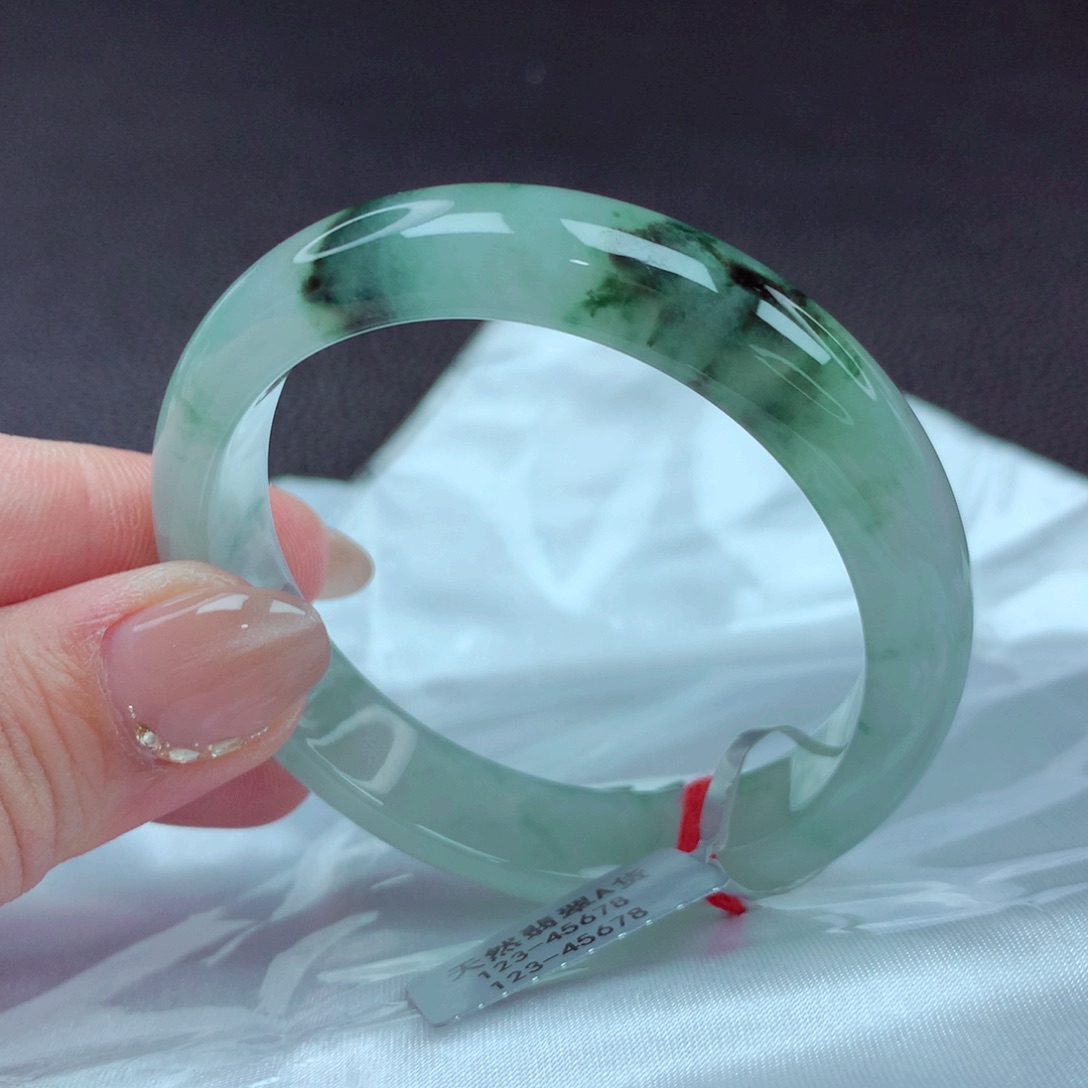 翡翠手镯未镶嵌手镯88