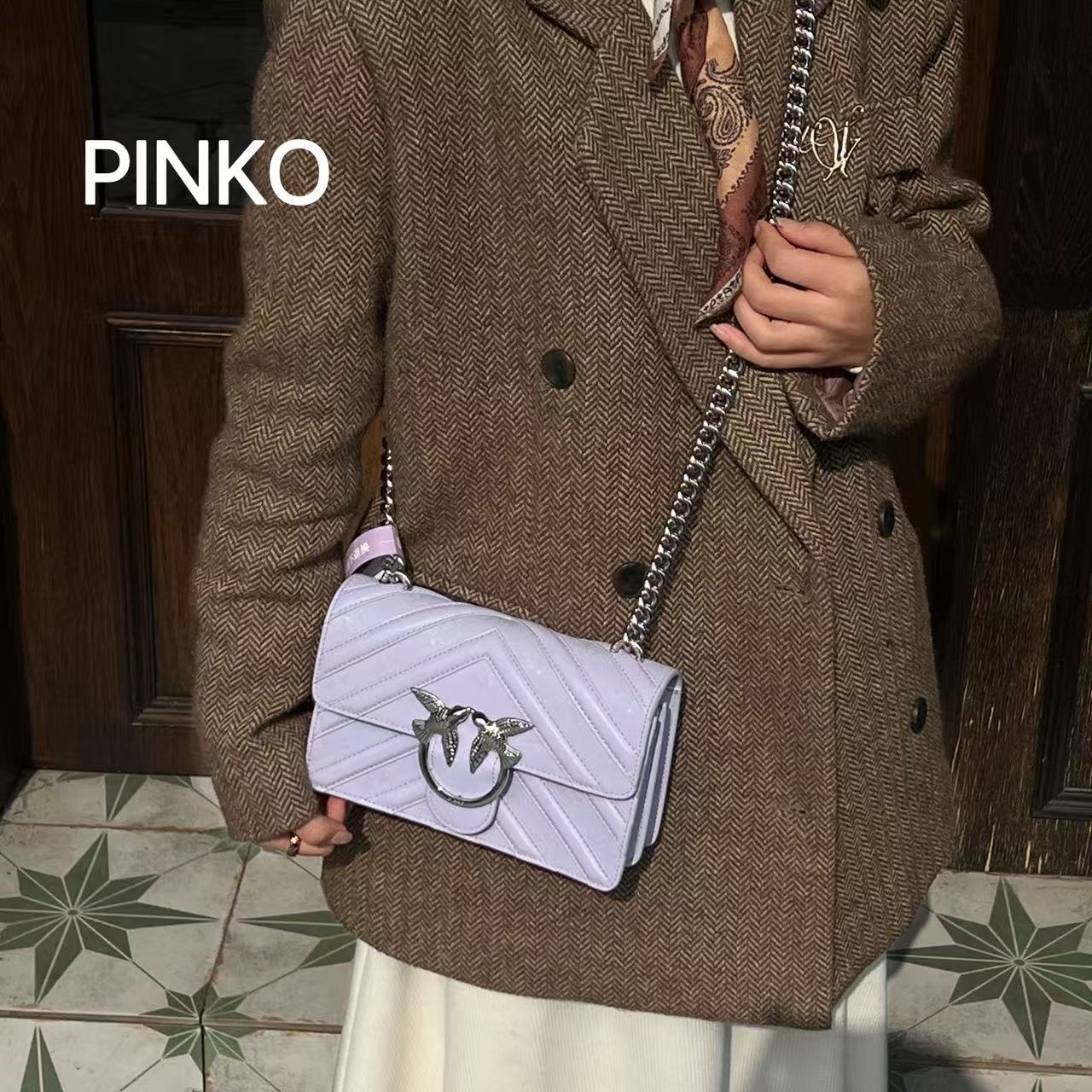 95新 PINKO A2141经典百搭紫色斜跨包95新
