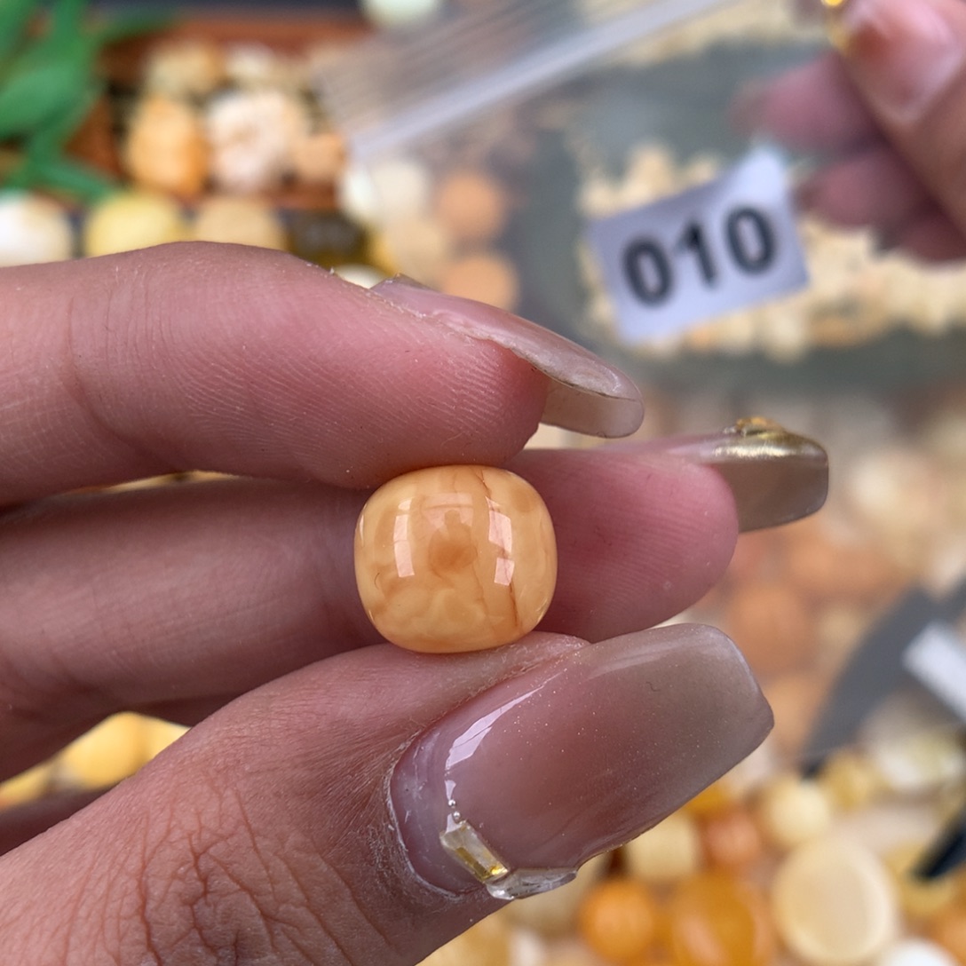 琥珀珠宝奇石未镶嵌11.2 小皮坑