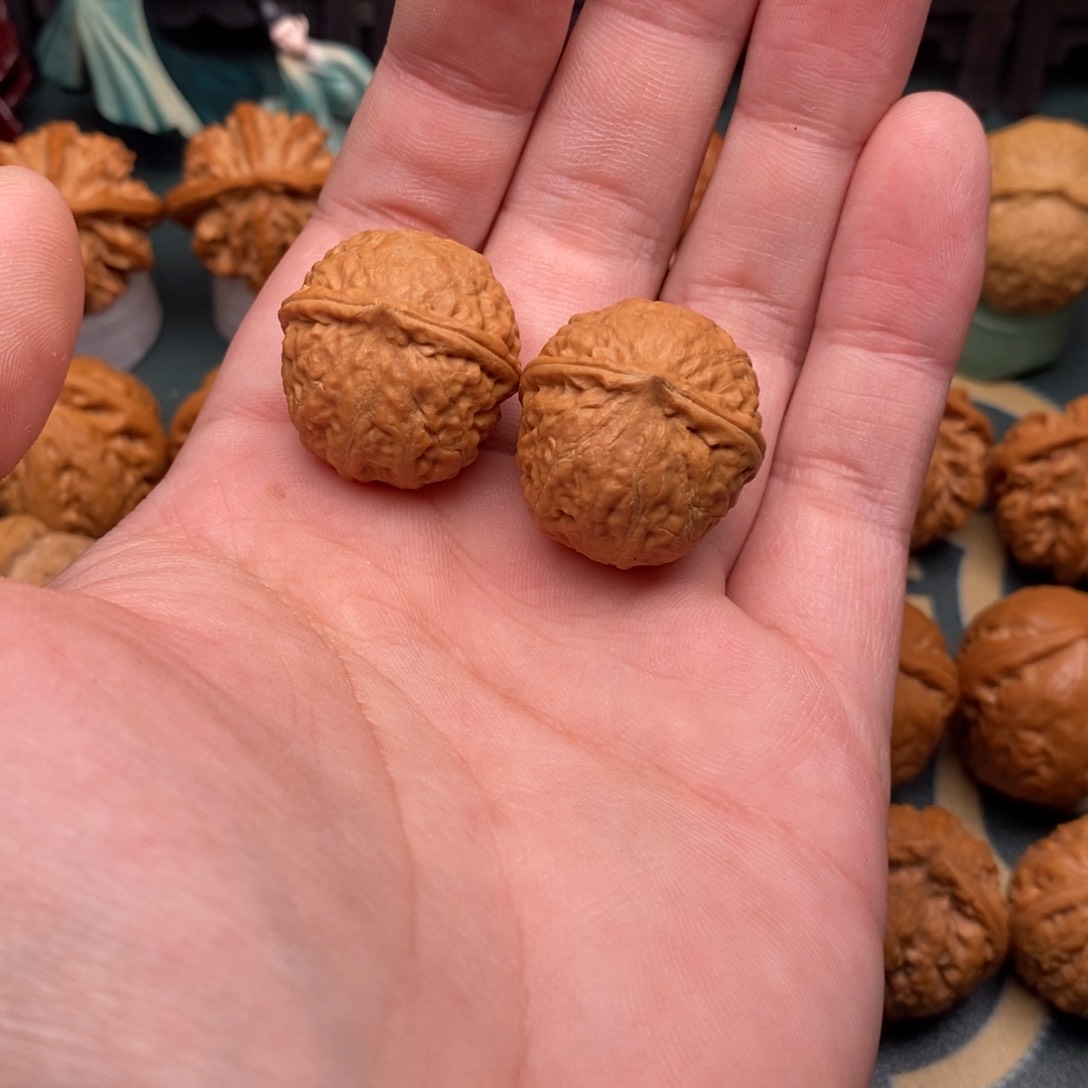 文玩核桃把件龙珠