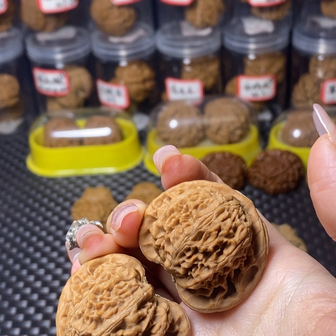 文玩核桃吊坠?**鞋宫灯全品