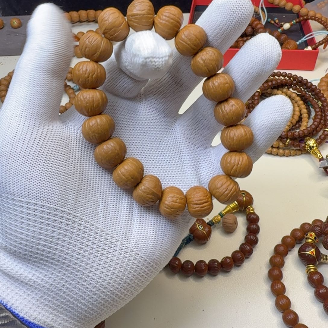 猴头核桃吊坠南瓜奔