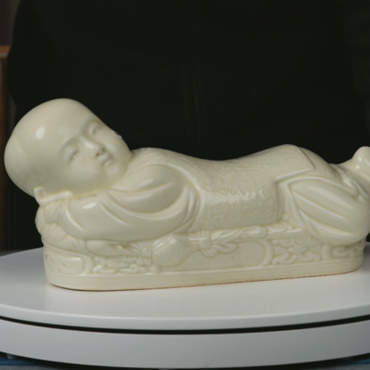 M 定 窑 娃 娃 枕