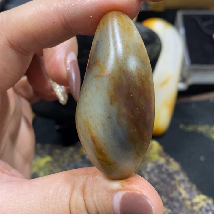 颈饰未镶嵌和田玉（糖玉）