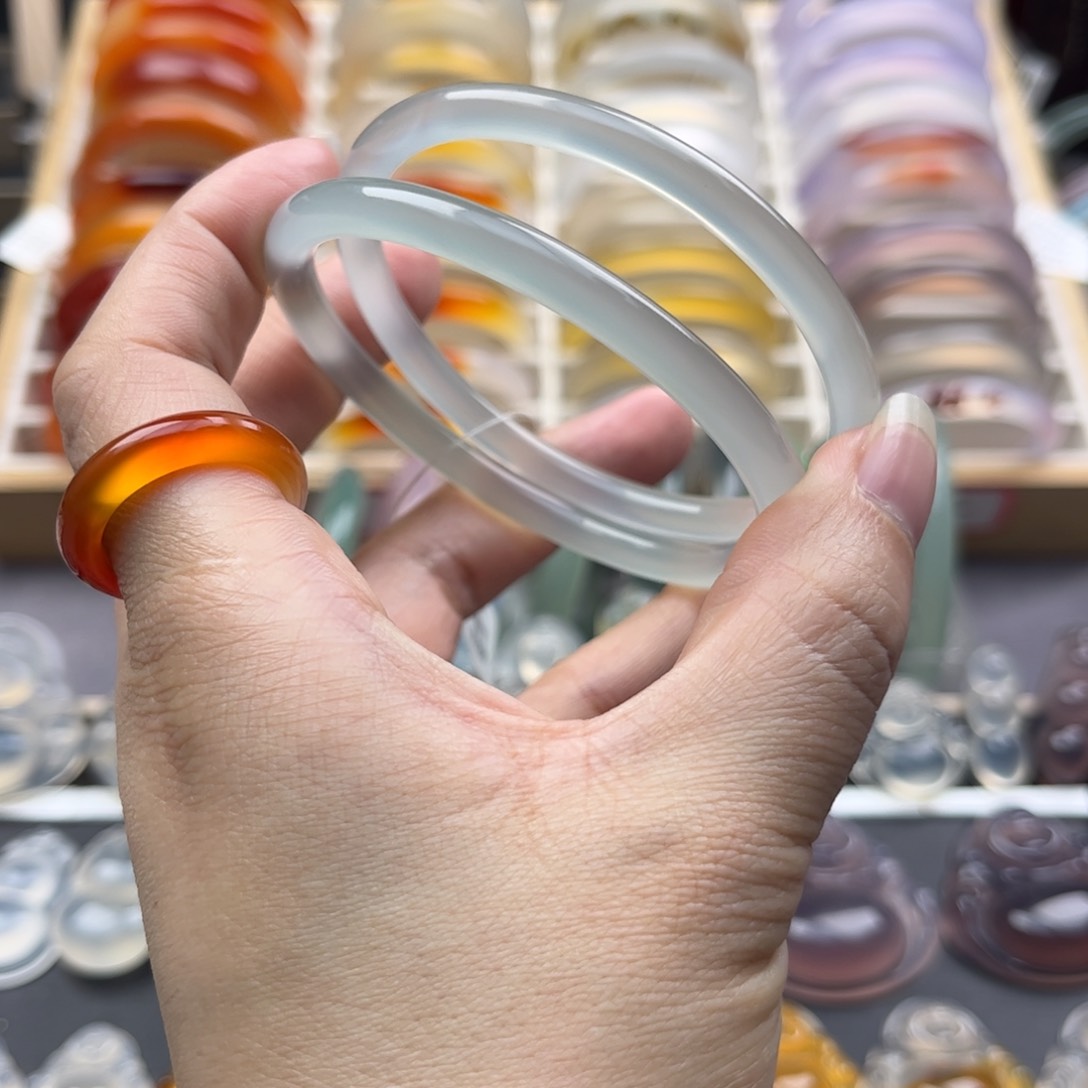 玛瑙/玉髓手镯未镶嵌59+