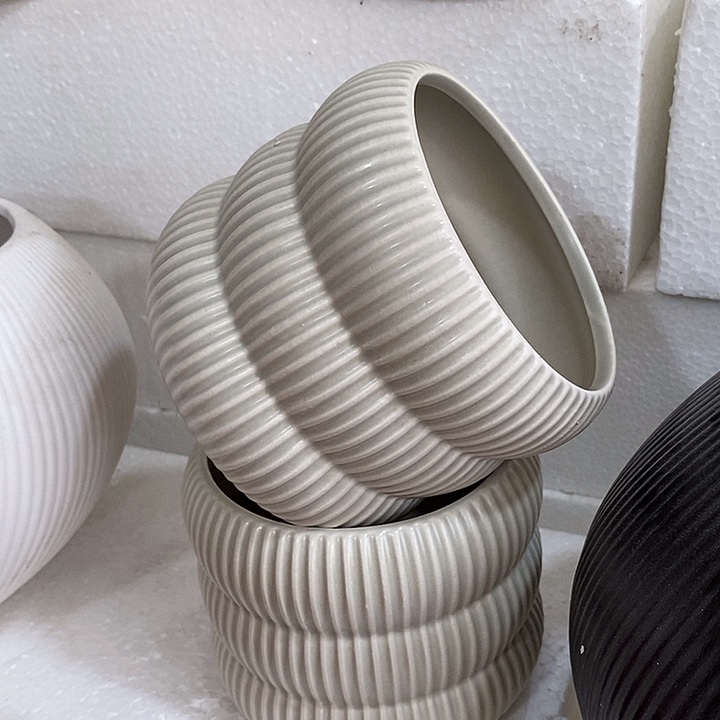 摆件陶盆有孔 瑕疵介意勿拍