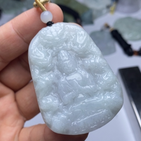 翡翠未镶嵌颈饰翡翠