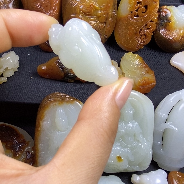 和田玉未镶嵌颈饰