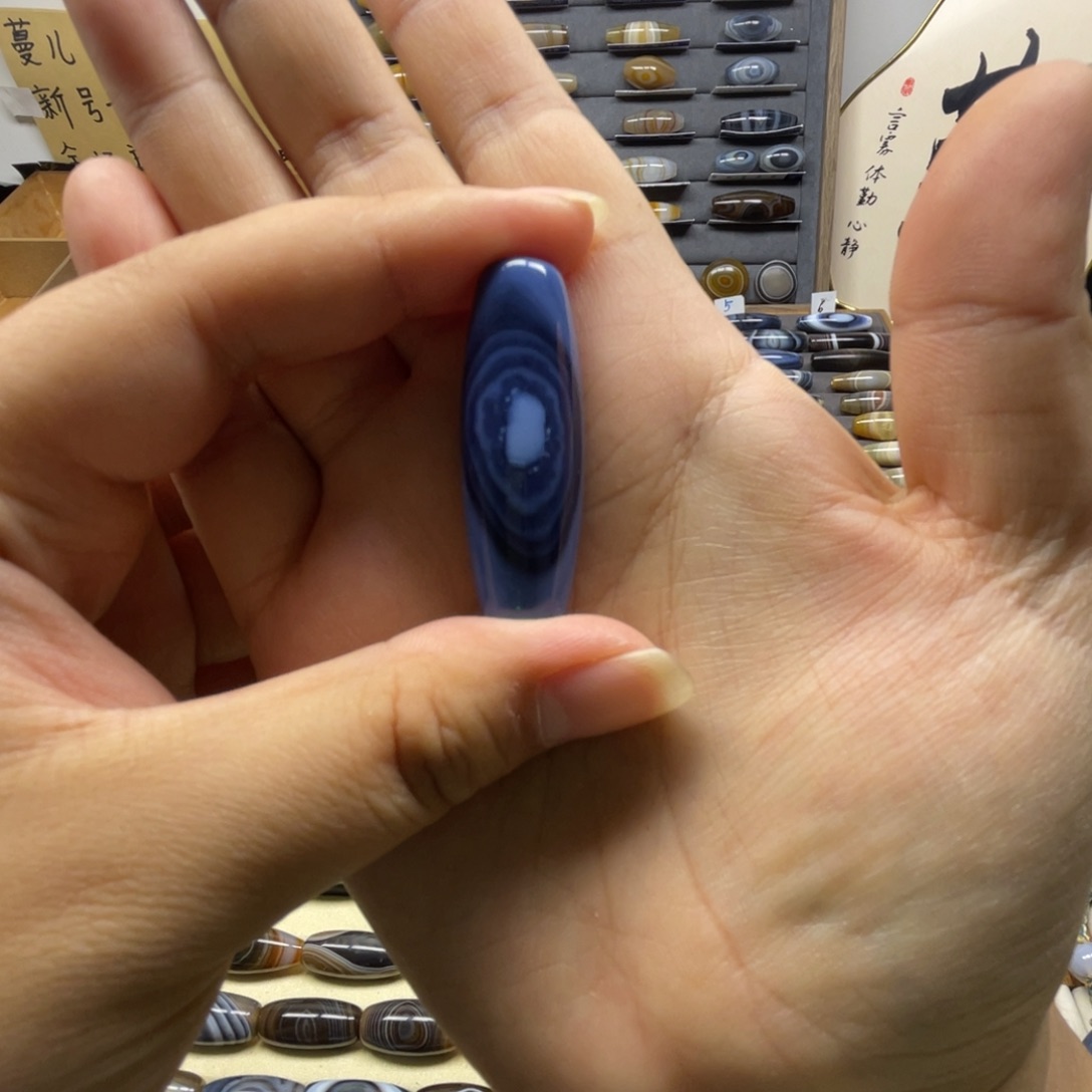 陈***e玛瑙/玉髓未镶嵌颈饰