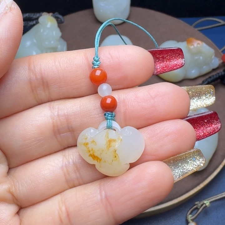 和田玉颈饰未镶嵌