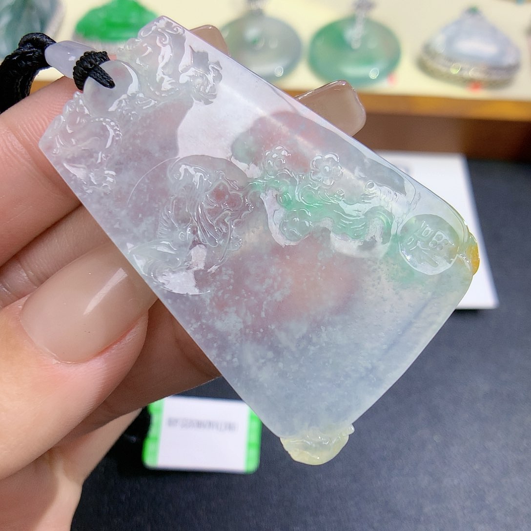 翡翠颈饰未镶嵌喜上眉梢