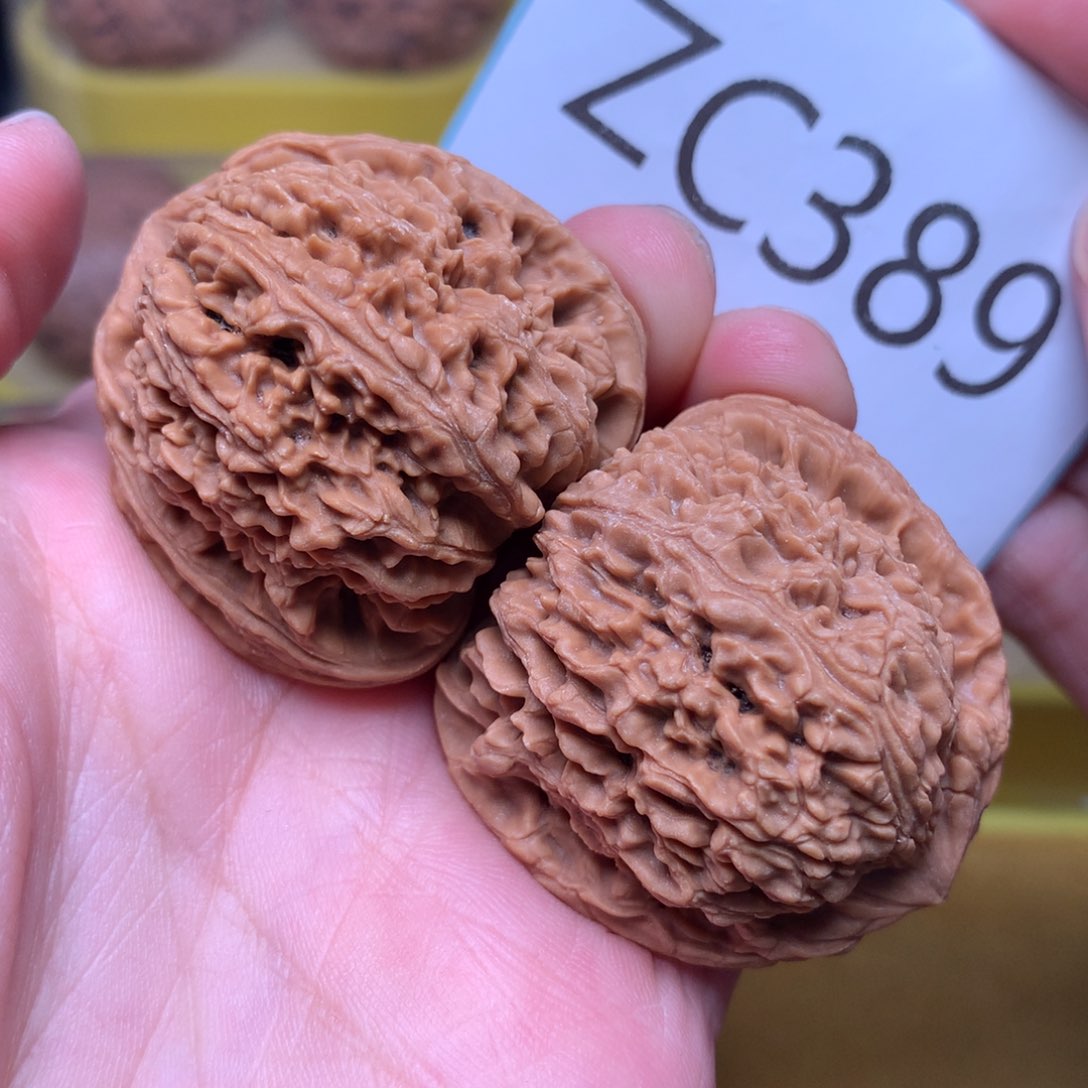 文玩核桃把件红皮球疆38