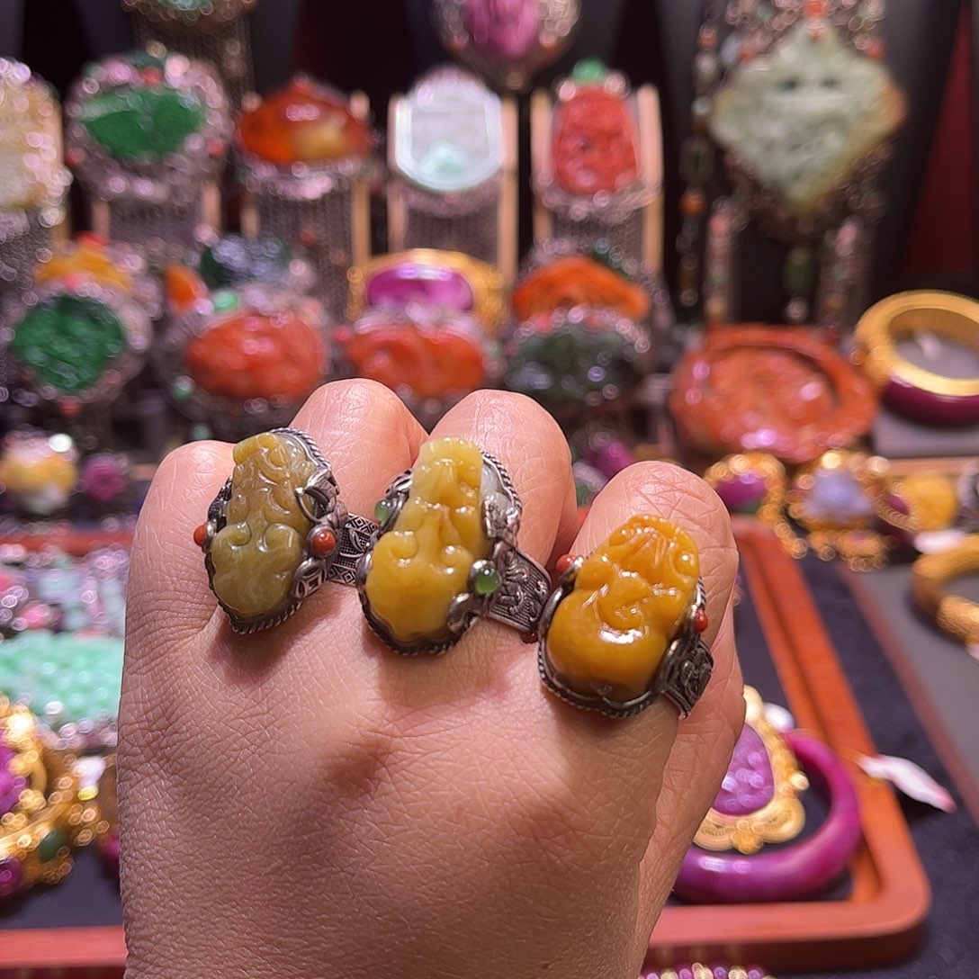 翡翠未镶嵌戒指特价福利任选一