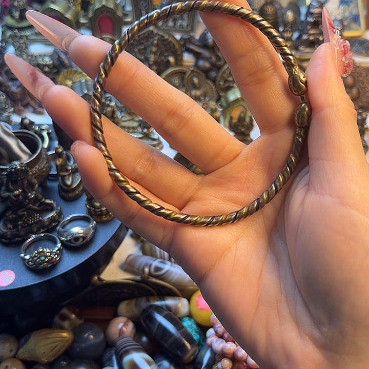 监***子泥塑闪价漏价一件