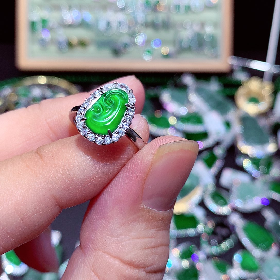 【闪购商品】翡翠吊坠(不含链)未镶嵌