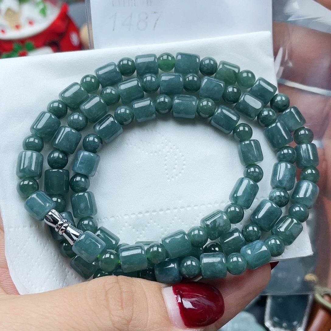 翡翠颈饰未镶嵌翡翠