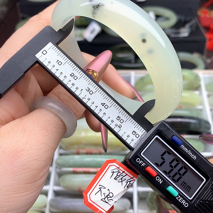 蛇纹石玉手镯未镶嵌771