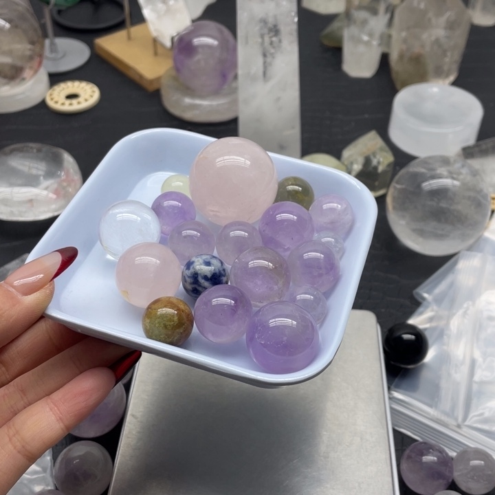 水晶57未镶嵌山**间天然水晶