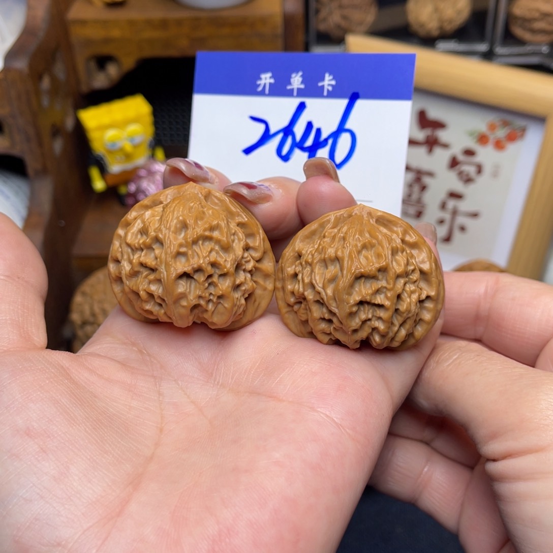 桃核把件宫灯40精修。李