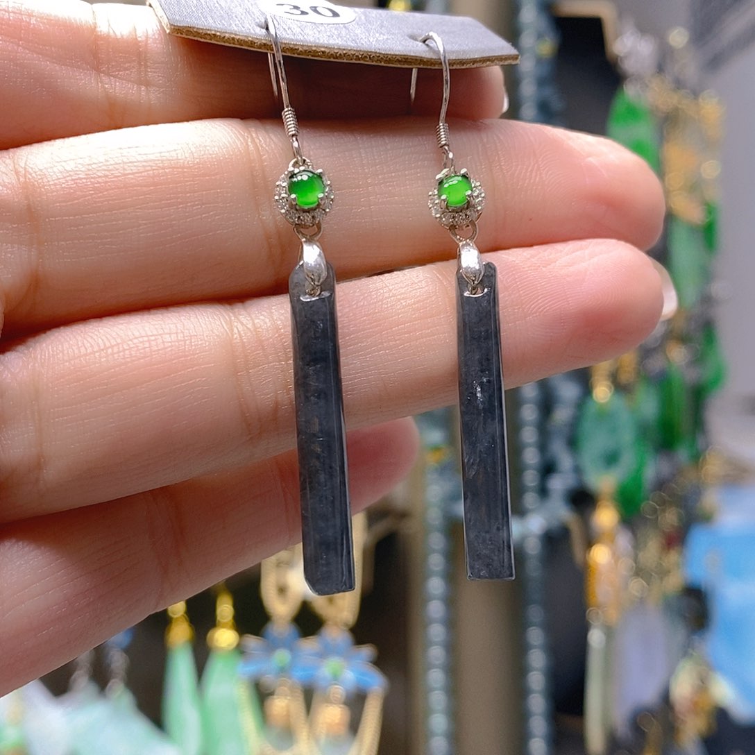 未镶嵌翡翠耳饰翡翠