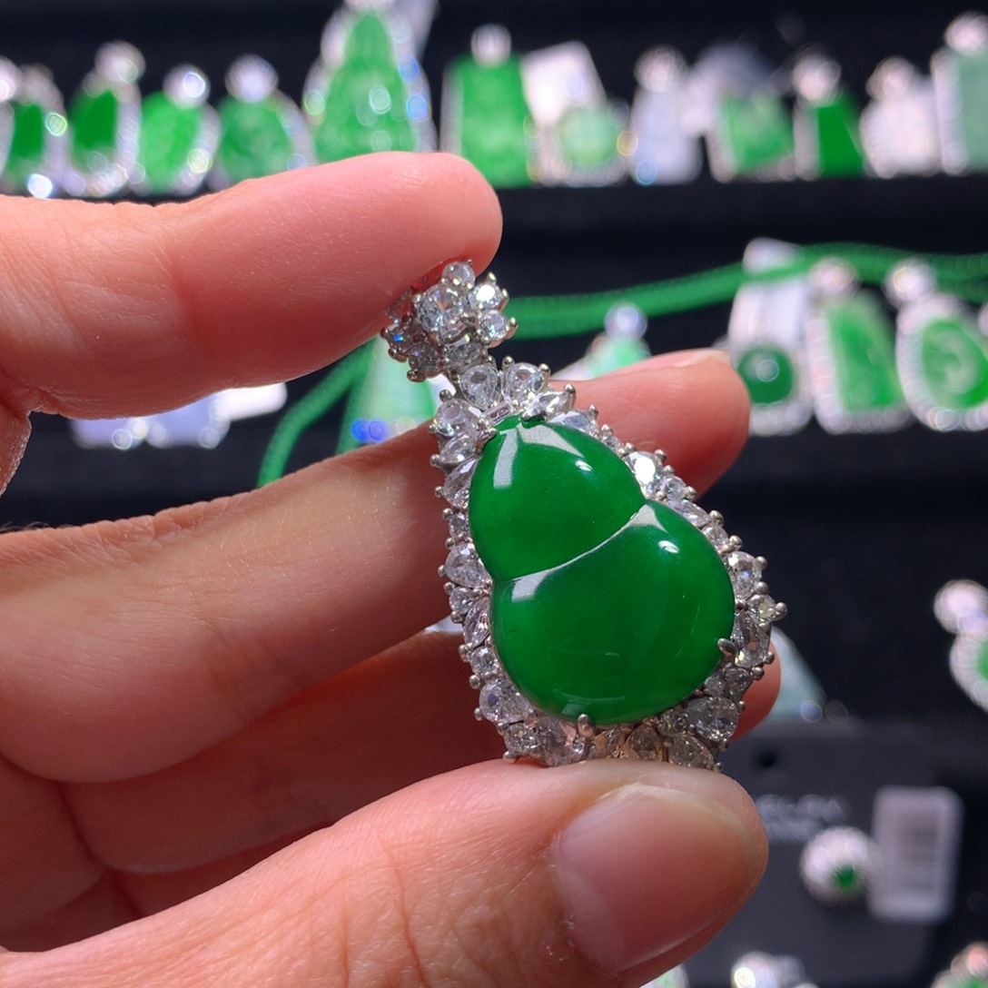 【闪购商品】颈饰银S925镶嵌翡翠