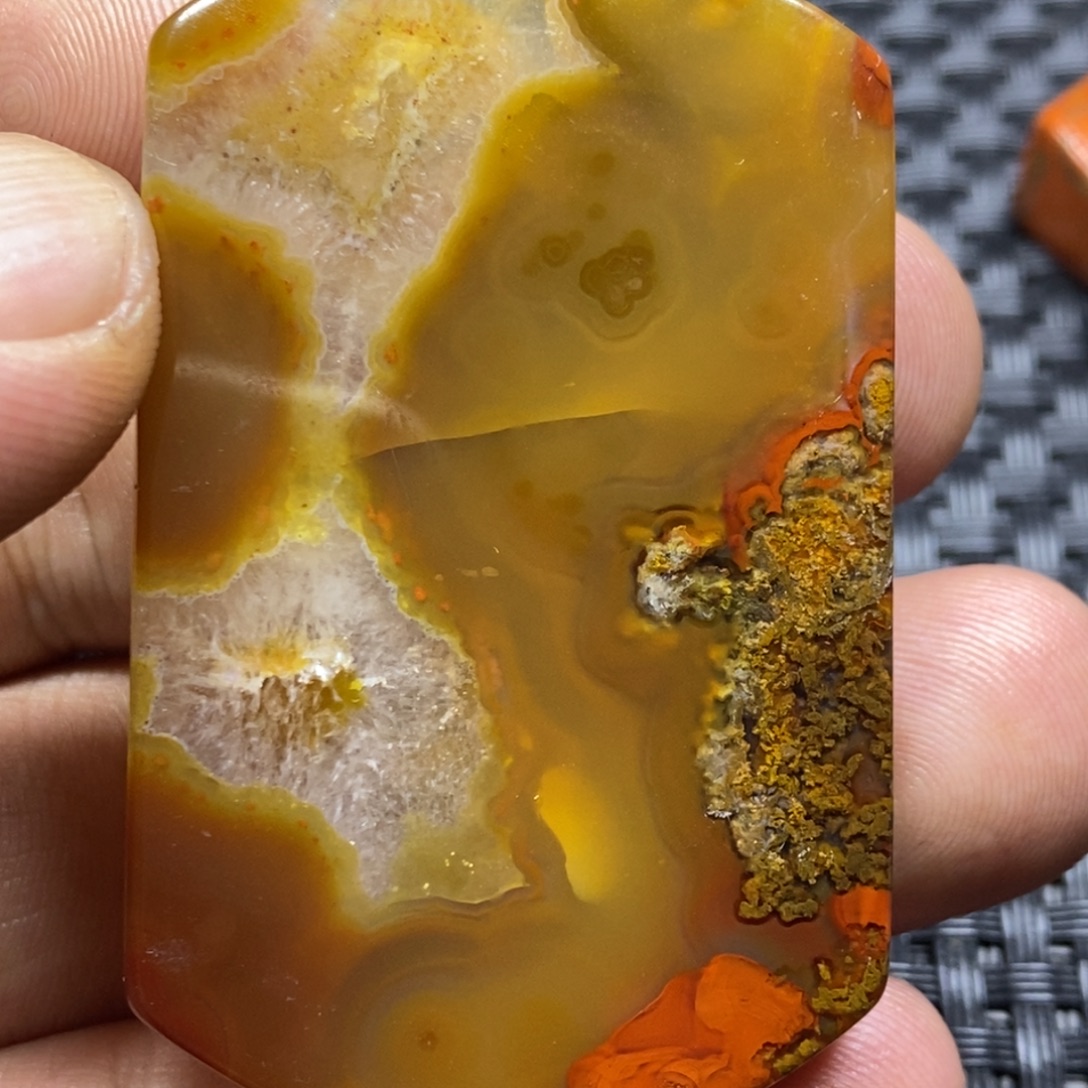 尚***长玛瑙/玉髓未镶嵌颈饰
