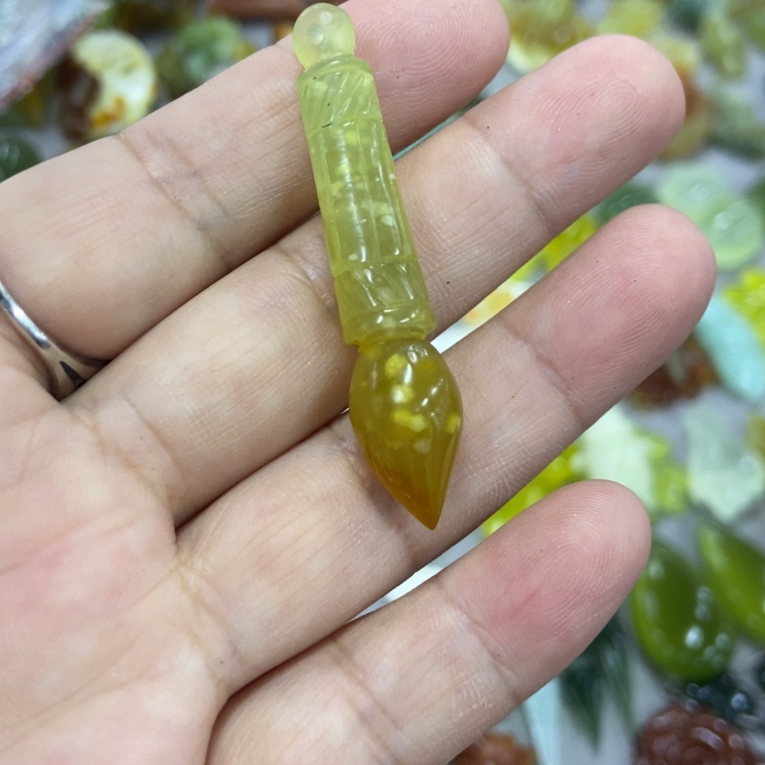 未镶嵌蛇纹石玉挂件