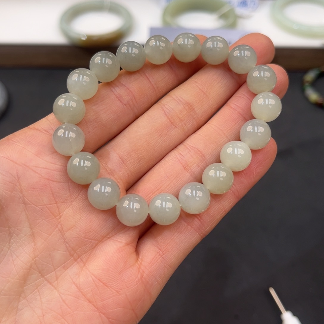 和田玉未镶嵌手镯卡10