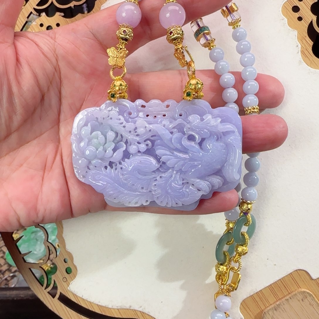 翡翠颈饰未镶嵌仿古