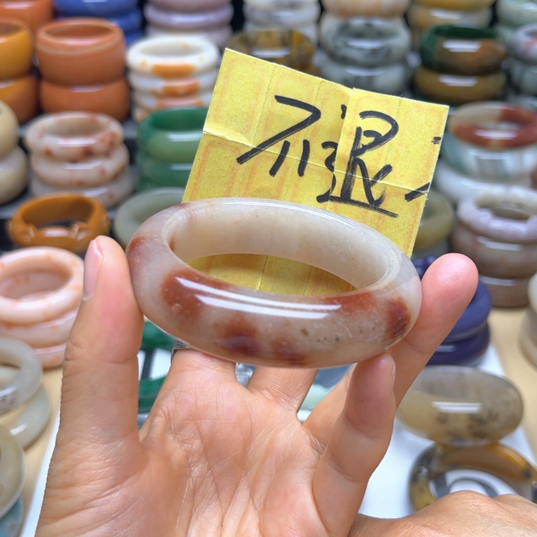 手镯石英质玉未镶嵌