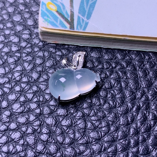 天然缅甸a货翡翠冰种飘绿葫芦玉吊坠18k金钻12.5/8.2/6.5