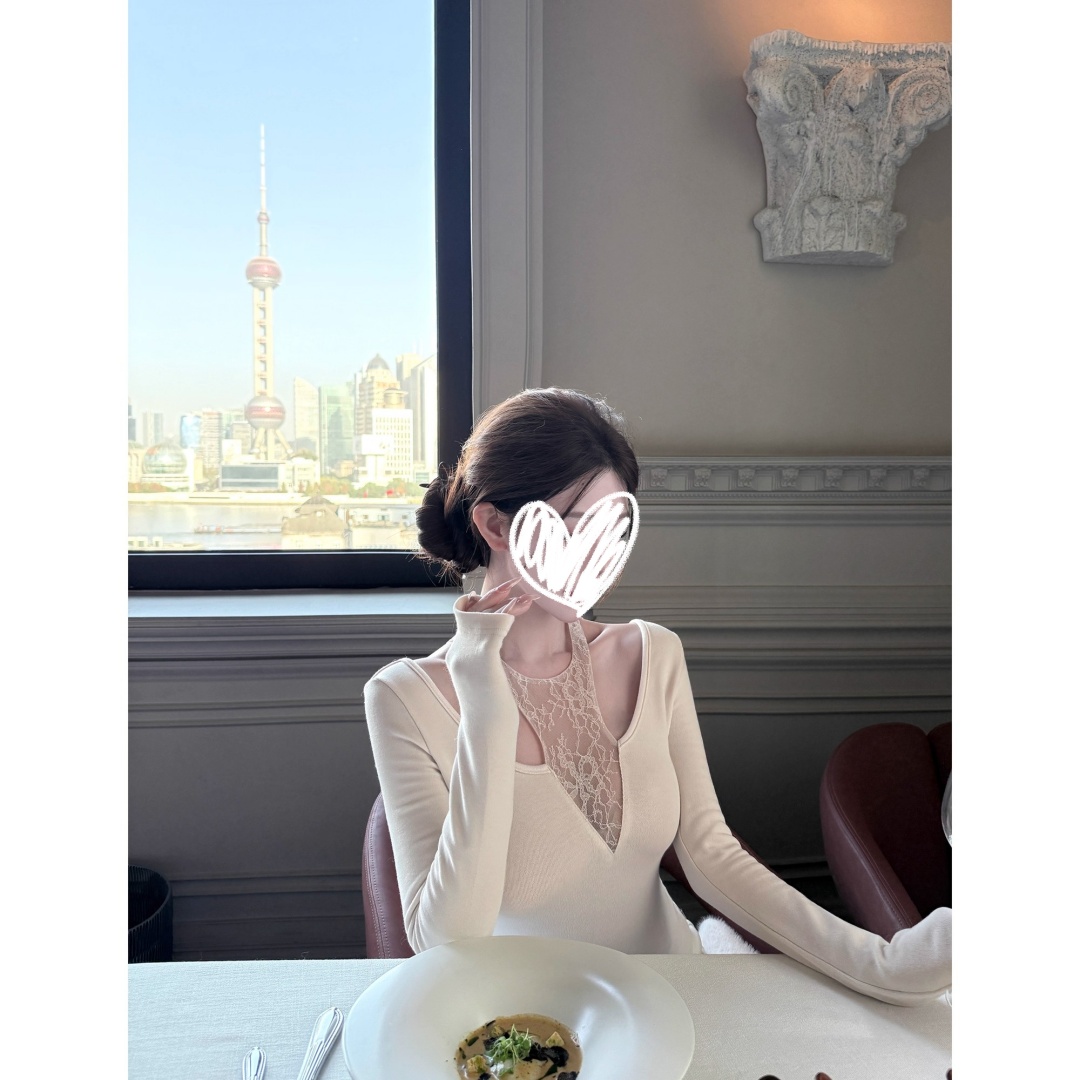 2025长袖辣妹风纯欲风拼接T恤蕾丝拼接挂脖长袖打底衫修身