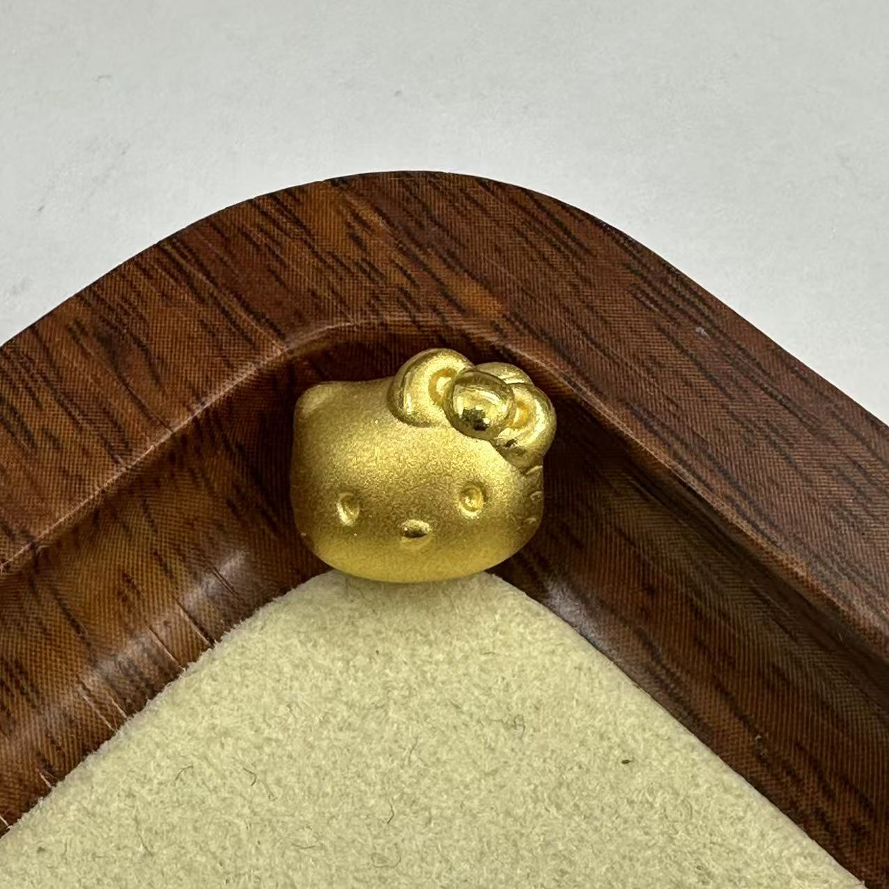 黄金直播间足金999hellokitty萌金转运珠DP2632-01000