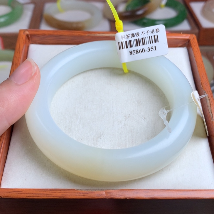 【闪购商品】和田玉手镯未镶嵌55.8