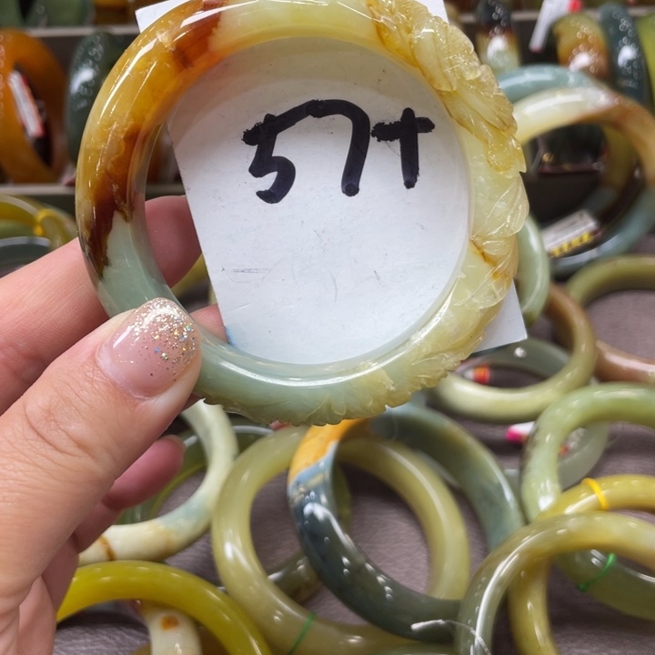 未镶嵌透闪石-蛇纹石玉手镯