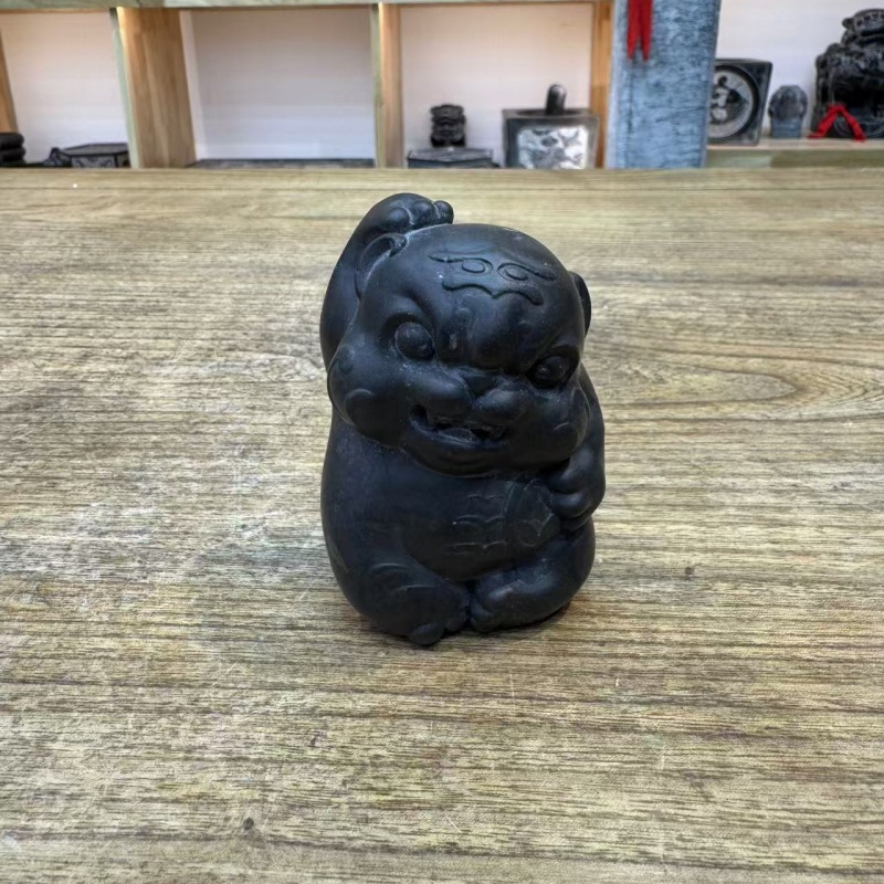 富平黑青石手工雕刻招财虎小茶宠桌面石雕摆件办公室装饰品