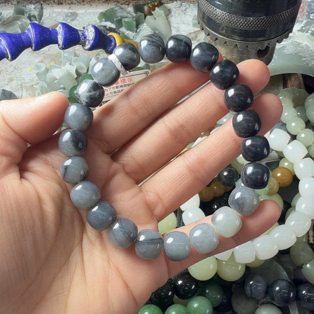 阿***楠和田玉未镶嵌手链