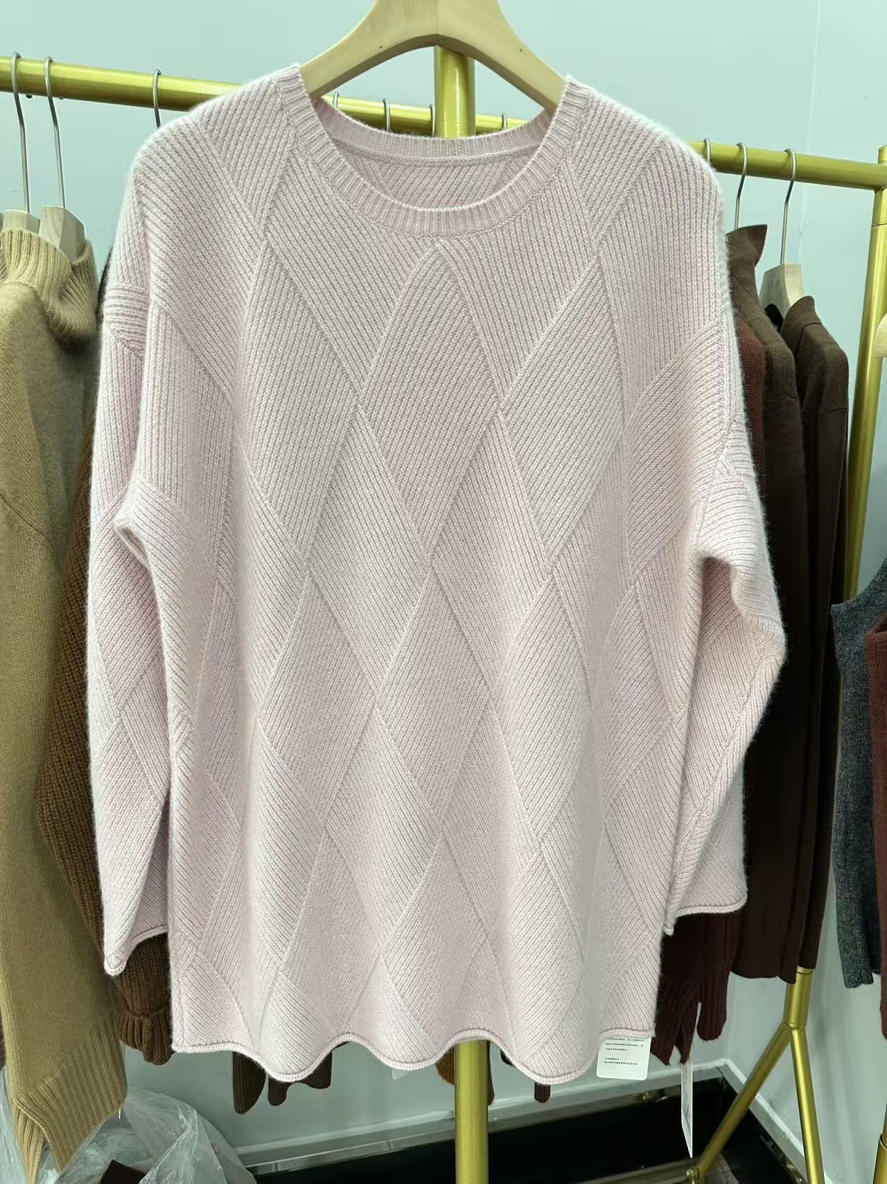 【纯羊绒】康赛妮菱形圆领席边百搭女士羊绒衫XP23061