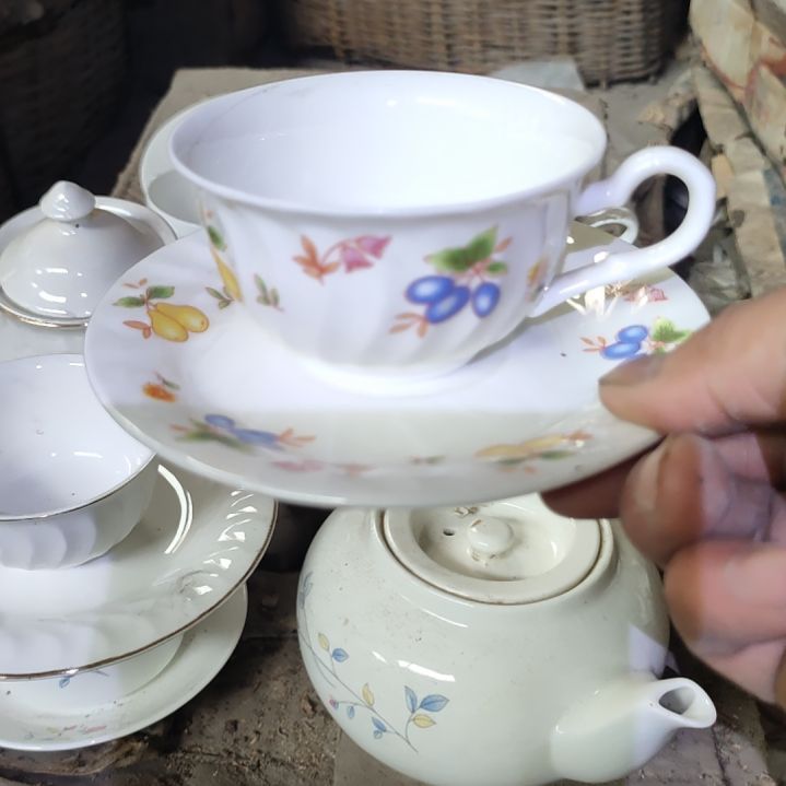 陶瓷汉玉出囗杯碟一套