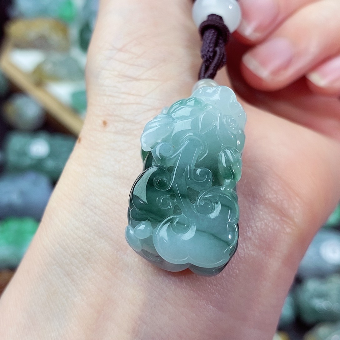 翡翠颈饰未镶嵌天然