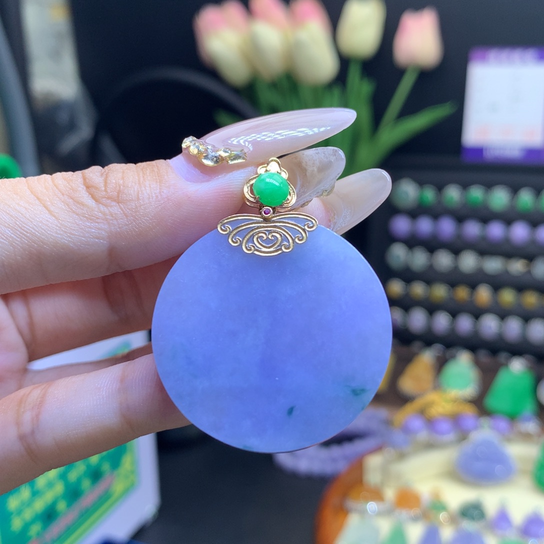 翡翠18K金镶嵌颈饰