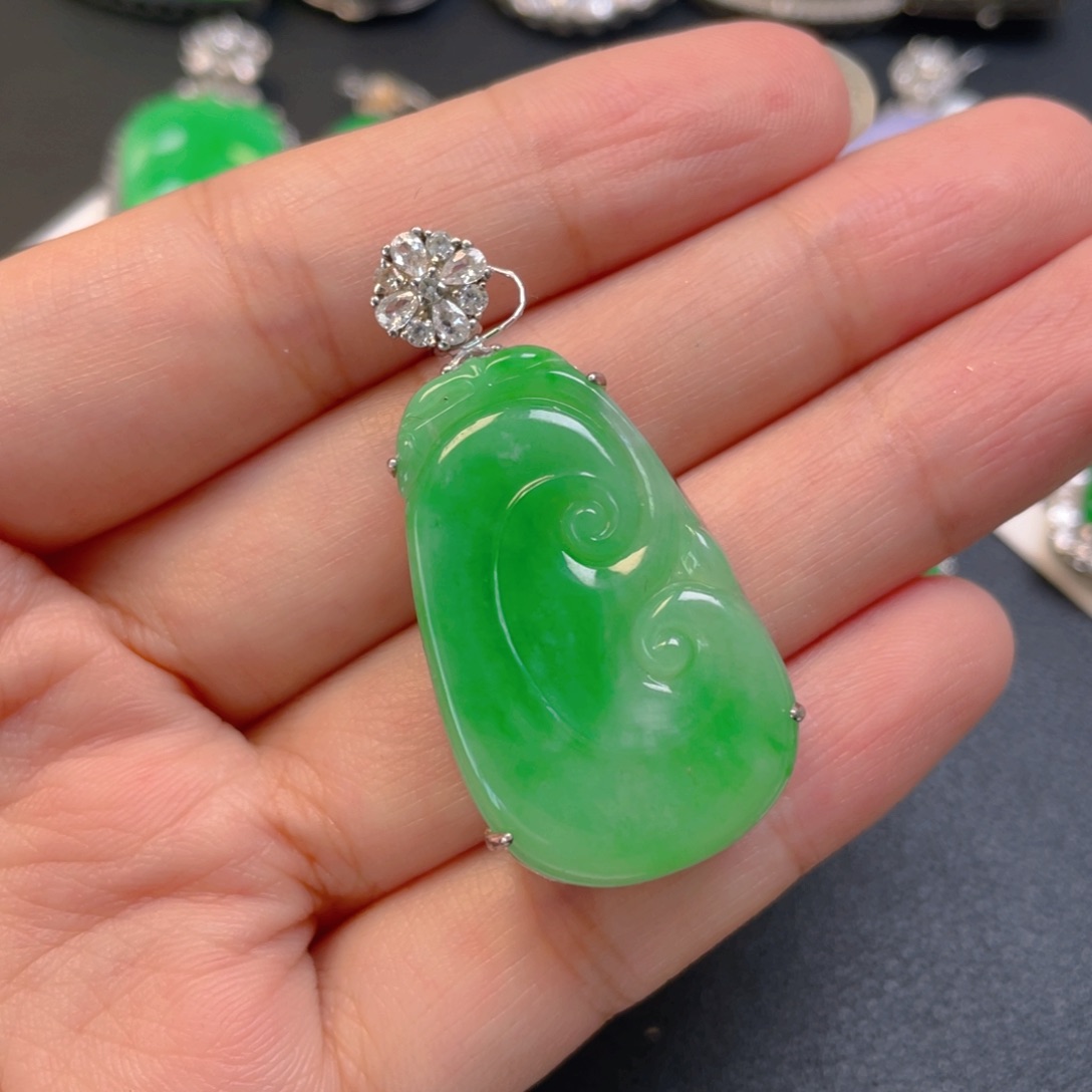 翡翠银S925镶嵌颈饰