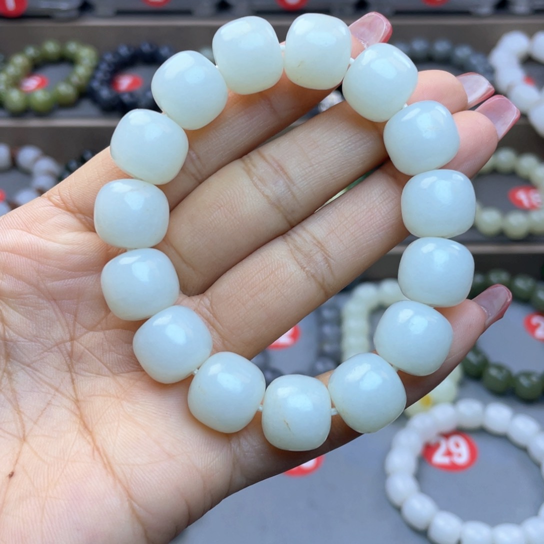 和田玉手链未镶嵌哈**4